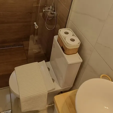 Rooftop Nest فولوس