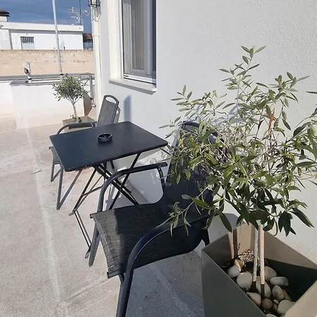 Apartment Rooftop Nest