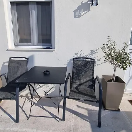 Rooftop Nest Apartment